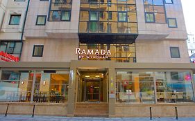 Ramada Istanbul Taksim Hotel 4*